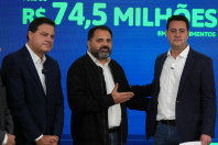 Ratinho Junior confirma R$ 363 milhões para 10 Cidades em sete Regiões do Estado