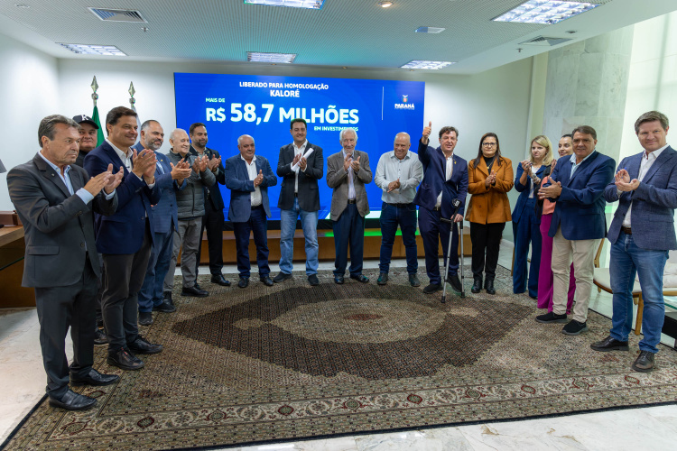 Ratinho Junior confirma R$ 372 milhões para 12 Municípios de sete Regiões do Paraná