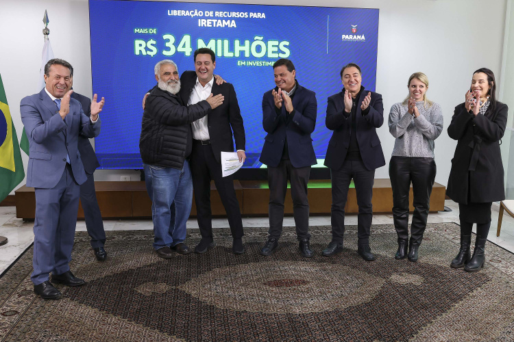 Ratinho Junior anuncia R$ 221 milhões em obras e investimentos para nove Cidades