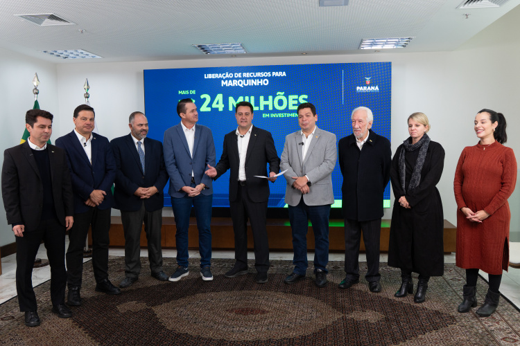 Ratinho Junior libera R$ 442 milhões para obras em 10 Municípios do Paraná