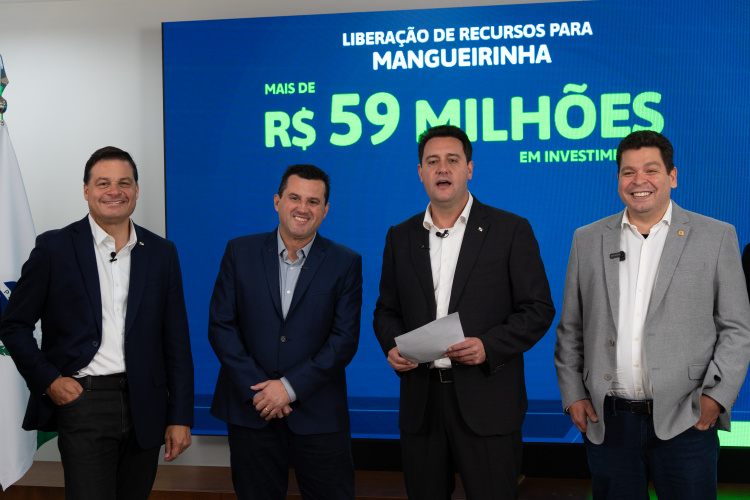Ratinho Junior libera R$ 442 milhões para obras em 10 Municípios do Paraná