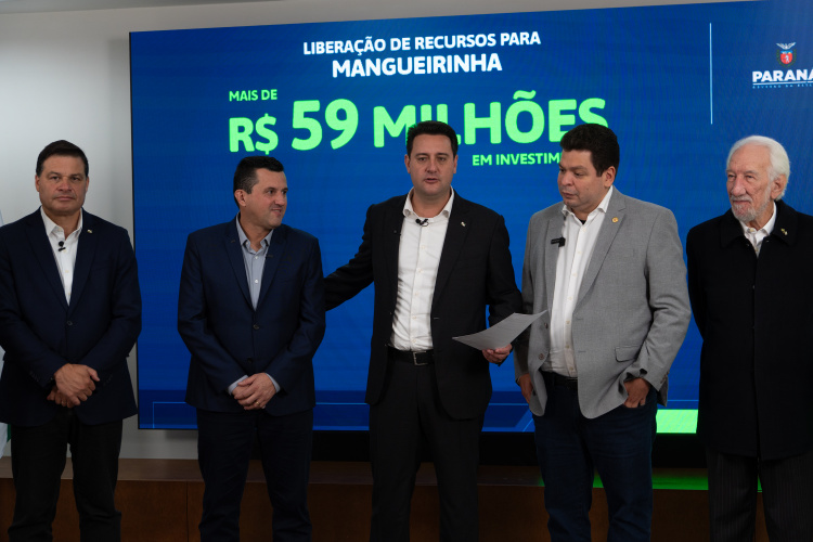 Ratinho Junior libera R$ 442 milhões para obras em 10 Municípios do Paraná