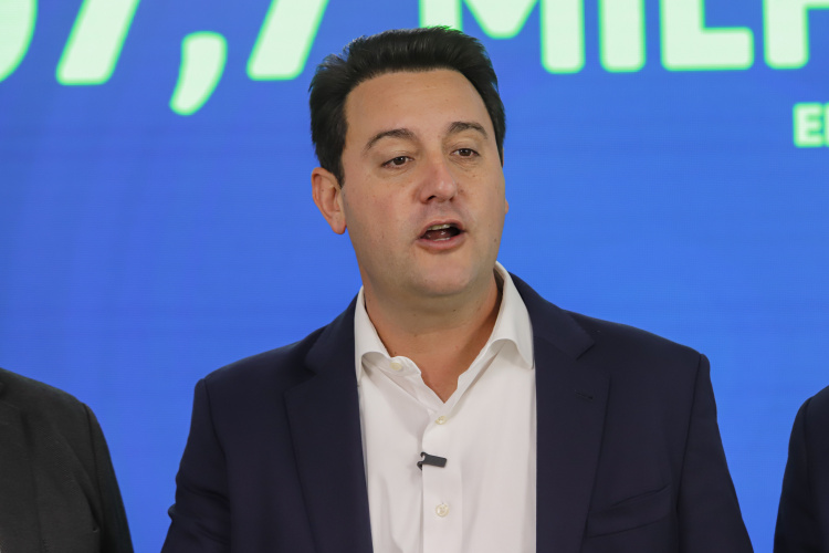 Governador libera R$ 350 milhões para obras e equipamentos em nove Cidades