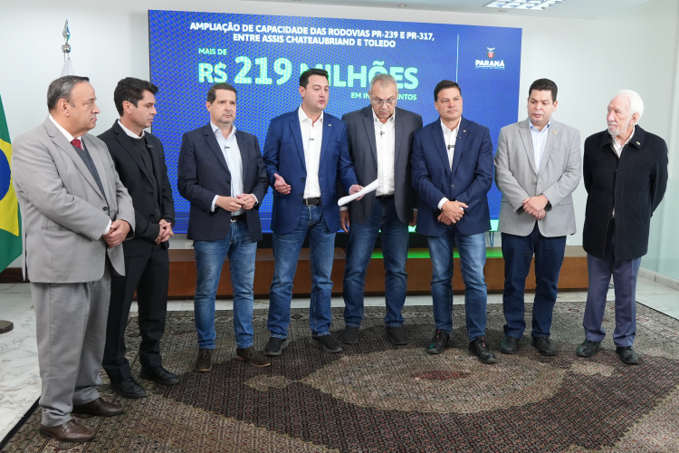 Ratinho Junior confirma quase R$ 890 milhões para obras e investimentos em 12 Municípios
