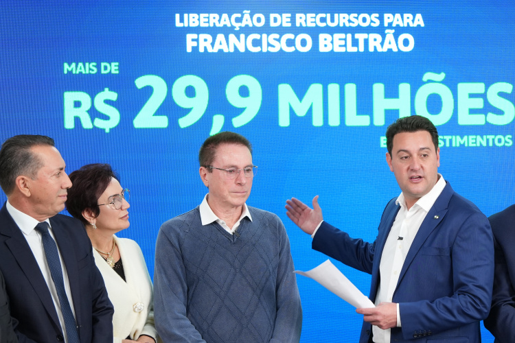Ratinho Junior confirma quase R$ 890 milhões para obras e investimentos em 12 Municípios