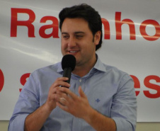 Pelo Governo do Paraná, Ratinho Junior autoriza licitações de mais de R$ 9 milhões à população do Oeste e Sudoeste.