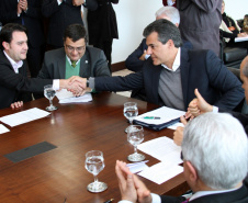 Governo do Estado, pela SEDU e SESA, anuncia novas parcerias de mais de R$ 12 milhões com a Prefeitura de Curitiba