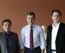 Richa anuncia, pela SEDU, financiamento de R$ 13 milhões para asfaltar 19 ruas em Piraquara