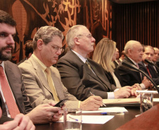 Prefeito de Coronel Vivida Frank Schiavini toma posse da presidência da AMP