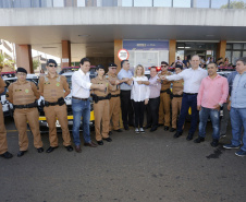 Governadora Cida Borghetti, em Apucarana, durante encontro com prefeitos da região do Vale do Ivaí e do centro do Paraná, realizado nesta sexta-feira (27), assinou novos convênios para repasse de recursos e autorizou licitações de equipamentos e obras urbanas para 11 municípios