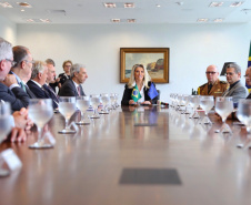 Governadora Cida Borghetti recebe a Missão Anual de Embaixadores da União Europeia que pela primeira vez acontece no Paraná.Curitiba, 03/05/2018.Foto: José Fernando Ogura/ANPr