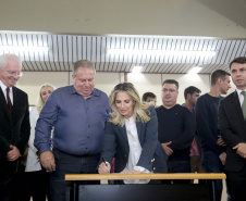 A governadora Cida Borghetti autorizou nesta terça-feira (08) convênios com Araucária, Contenda e Balsa Nova. Os valores somam $32 milhões de recursos a fundo perdido. Curitiba,08/05/2018 Foto:Jaelson Lucas / ANPr