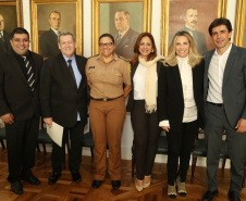 Assis Chateaubriand investe em equipamento hospitalar e asfalto