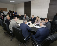 A governadora Cida Borghetti participou nesta sexta-feira (15), em Maringá, do Fórum Empresarial Metrópole Norte, e ressaltou a importância da organização das regiões para o crescimento ordenado do Estado. Participaram: diretor para o Brasil do Banco Mundial, Martin Raiser, presidente da ACIM, Michel Felippe Soares; secretário de Saúde, Antônio Carlos Nardi; o deputado, Evandro Junior, entre outros.Maringá, 15-06-18.Foto: Arnaldo Alves / ANPr.