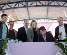 A governadora Cida Borghetti esteve nesta sexta-feira (15) em Engenheiro Beltrão para autorizar licitações de obras de melhoria e modernização da infraestrutura do município e para finalizar a construção do Centro de Educação Infantil Ana Zenir Salamoni Curi