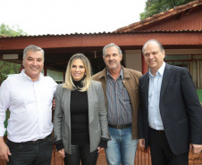 A governadora Cida Borghetti esteve nesta sexta-feira (15) em Engenheiro Beltrão para autorizar licitações de obras de melhoria e modernização da infraestrutura do município e para finalizar a construção do Centro de Educação Infantil Ana Zenir Salamoni Curi