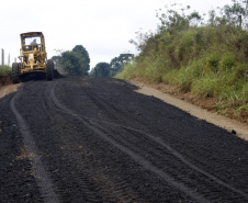 Pavimentação ? Pavimentação de rodovia ? trecho de rodovia da PR 239 que será pavimentado pelo Governo do Estado e que liga Pitanga a Mato Rico ? Foto Jorge Woll ? SEIL/DER