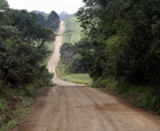 Pavimentação ? Pavimentação de rodovia ? trecho de rodovia da PR 239 que será pavimentado pelo Governo do Estado e que liga Pitanga a Mato Rico ? Foto Jorge Woll ? SEIL/DER