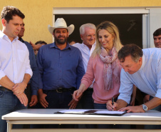 Governadora Cida Borghetti, em Doutor Ulysses, no Vale do Ribeira, assina convênios e anuncia obras de infraestrutura para o município.Doutor Ulysses, 24/06/2018.Foto: José Fernando Ogura/ANPr