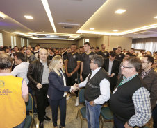 A governadora Cida Borghetti esteve em Ponta Grossa, nos Campos Gerais, onde firmou convênios para investimentos nos municípios da região