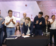 A governadora Cida Borghetti esteve em Ponta Grossa, nos Campos Gerais, onde firmou convênios para investimentos nos municípios da região