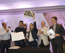 Governo garante R$ 24 milhões para municípios dos Campos Gerais