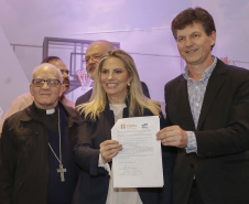 A governadora Cida Borghetti esteve em Ponta Grossa, nos Campos Gerais, onde firmou convênios para investimentos nos municípios da região