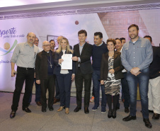 A governadora Cida Borghetti esteve em Ponta Grossa, nos Campos Gerais, onde firmou convênios para investimentos nos municípios da região