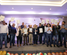 A governadora Cida Borghetti esteve em Ponta Grossa, nos Campos Gerais, onde firmou convênios para investimentos nos municípios da região