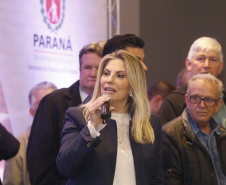 A governadora Cida Borghetti esteve em Ponta Grossa, nos Campos Gerais, onde firmou convênios para investimentos nos municípios da região