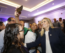 A governadora Cida Borghetti esteve em Ponta Grossa, nos Campos Gerais, onde firmou convênios para investimentos nos municípios da região