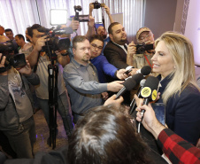 A governadora Cida Borghetti esteve em Ponta Grossa, nos Campos Gerais, onde firmou convênios para investimentos nos municípios da região