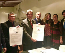 O Governo do Paraná, por meio do Paranacidade, firmou na quarta-feira (7), em Madri (Espanha), acordo com o Programa de Cidades do Pacto Global da Organização das Nações Unidas (UN Global Compact Cities Programme - Onu) para a implementação do projeto City Partnership Challenge no Estado (parceria de desafios entre cidades). - Foto: Divulgação SEDU