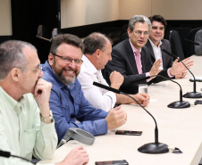 O secretário estadual do Desenvolvimento Urbano (Sedu), Silvio Barros, conduziu nesta segunda-feira (27) a reunião entre as equipes de transição e fez um balanço detalhado das atividades da pasta nos últimos sete meses.  - Curitiba, 26/11/2018  -  Foto: Rogério Machado
