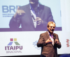 Encontro Paranaense de Gestores Municipais, em Foz do Iguaçu. O secretário estadual do Desenvolvimento Urbano, Silvio Barros, fez palestra sobre O Pacto Global da ONU e o Futuro dos Municípios.   -  Foz do Iguaçu, 07/12/2018  0  Foto: Rogério Machado / SECS
