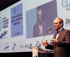 Encontro Paranaense de Gestores Municipais, em Foz do Iguaçu. O secretário estadual do Desenvolvimento Urbano, Silvio Barros, fez palestra sobre O Pacto Global da ONU e o Futuro dos Municípios.   -  Foz do Iguaçu, 07/12/2018  0  Foto: Rogério Machado / SECS