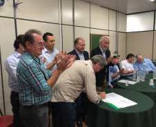 Piana e Ortega visitam ExpoViviva e entregam licitações beneficiando a população de  municípios do Sudoeste