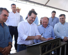 Governador inaugura Meu Campinho e autoriza novas obras em Faxinal