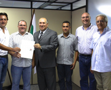 Faltam 40 km de asfalto para Quatro Barras transformar suas ruas em um único tapete preto