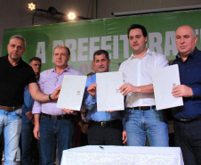 População de São José dos Pinhais recebe benefícios do Governo do Paraná no valor de quase R$ 27 milhões