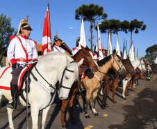 Governador e presidente são condecorados como Heróis da Cavalaria