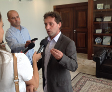 Richa autoriza licitação de R$ 5,5 milhões para pavimentar vias urbanas em Piraquara