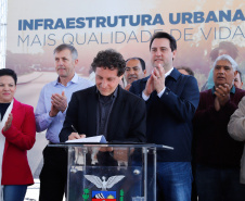 Governador entrega Sistema de Esgoto e autoriza asfalto em Piraquara