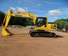 Trezentas Prefeituras recebem equipamentos Rodoviários e Veículos em benefício à população do Paraná