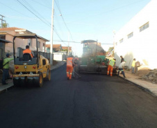 Municípios paranaenses recebem 1,4 mil quilômetros em pavimentação urbana