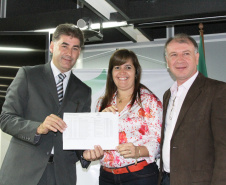 Prefeitos firmam convênios de R$ 4 milhões com a SEDU pelo PAM