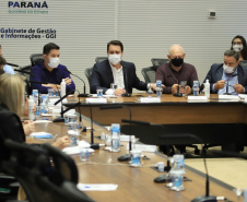 Governo decreta fechamento de atividades não essenciais para conter a COVID-19