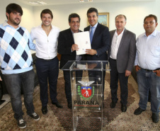 Governo do Paraná libera, pela SEDU, R$ 10,2 milhões para beneficiar oito municípios