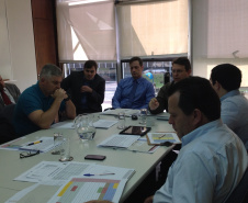 Ortega aponta desafios e pede maior empenho e dedicação em reunião com representantes de Escritórios Regionais da SEDU/Paranacidade 