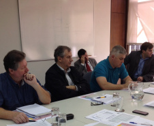 Ortega aponta desafios e pede maior empenho e dedicação em reunião com representantes de Escritórios Regionais da SEDU/Paranacidade 